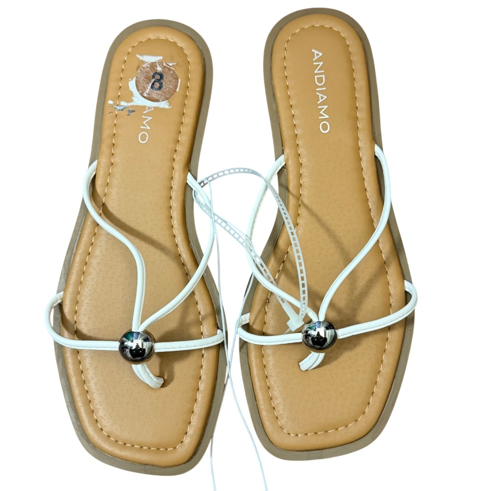 ANDIAMO Women White Thong Flat Sandals With Silver Ball Embellishment‎ Size 8